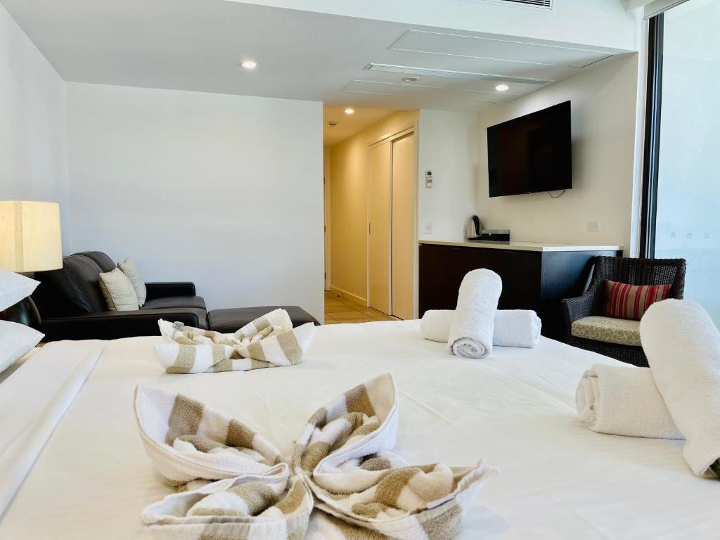 Люкс Luxury Apartments at Temple Resort and Spa Port Douglas