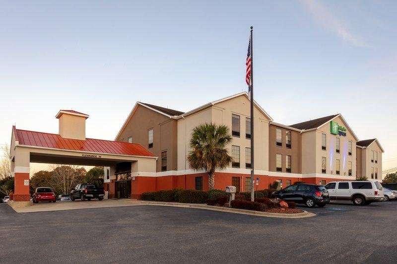 Другое Holiday Inn Express Hotel & Suites Milton East I-10, an IHG Hotel