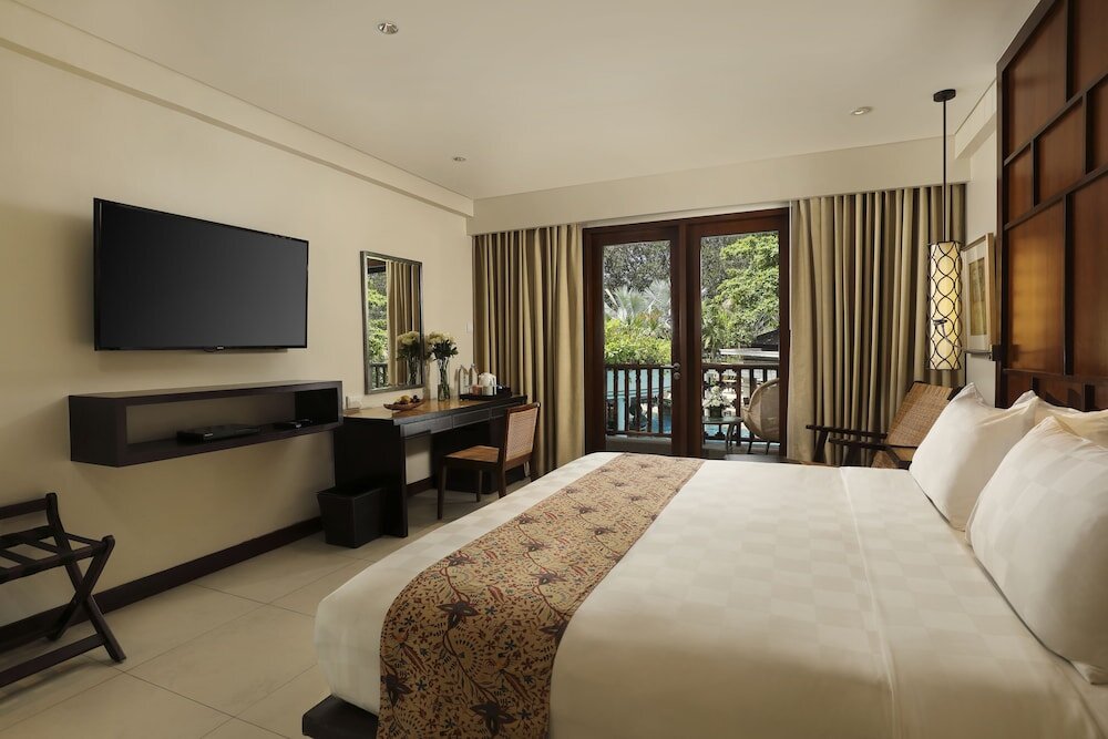 Номер Deluxe с балконом и с видом на залив Padma Resort Legian