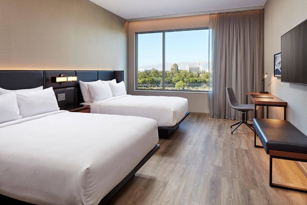 Двухместный номер Standard с видом на горы AC Hotel by Marriott San Jose Santa Clara