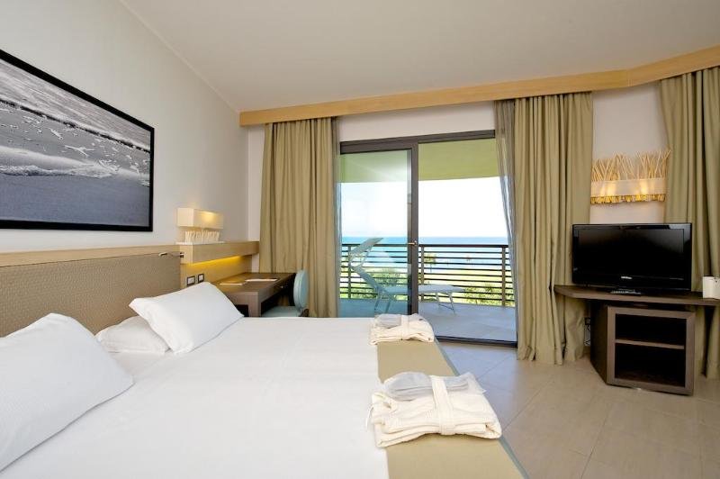 Standard Doppel Zimmer Capovaticano Resort Thalasso Spa