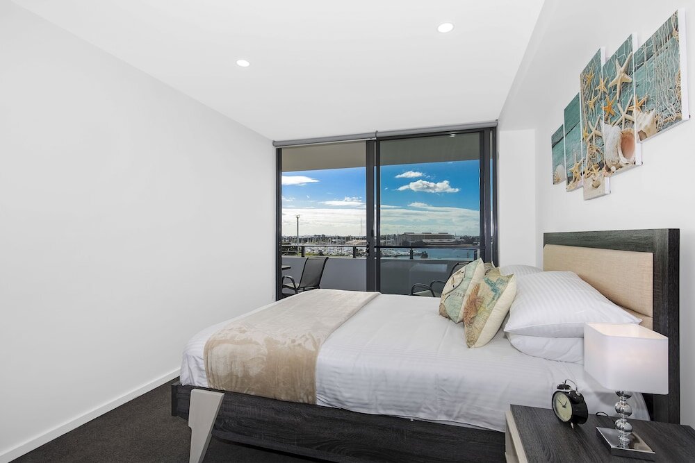Номер Standard с 2 комнатами с балконом и с видом на гавань Astra Apartments Newcastle