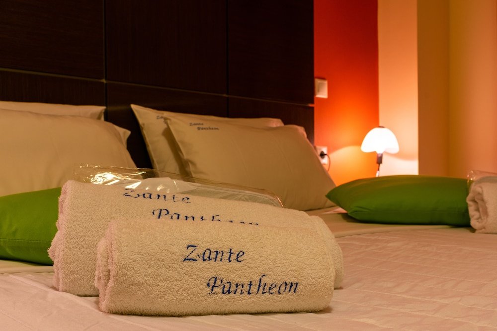 Трёхместный номер Standard с балконом Zante Pantheon Hotel