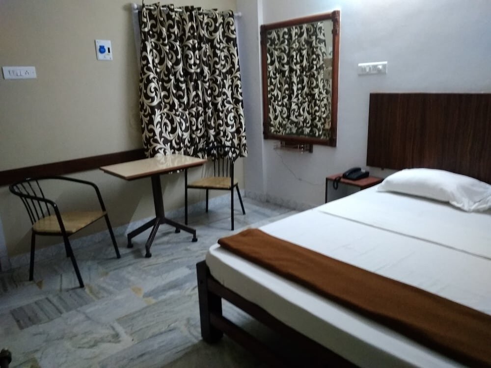 Двухместный номер Standard c 1 комнатой Hotel Shriram