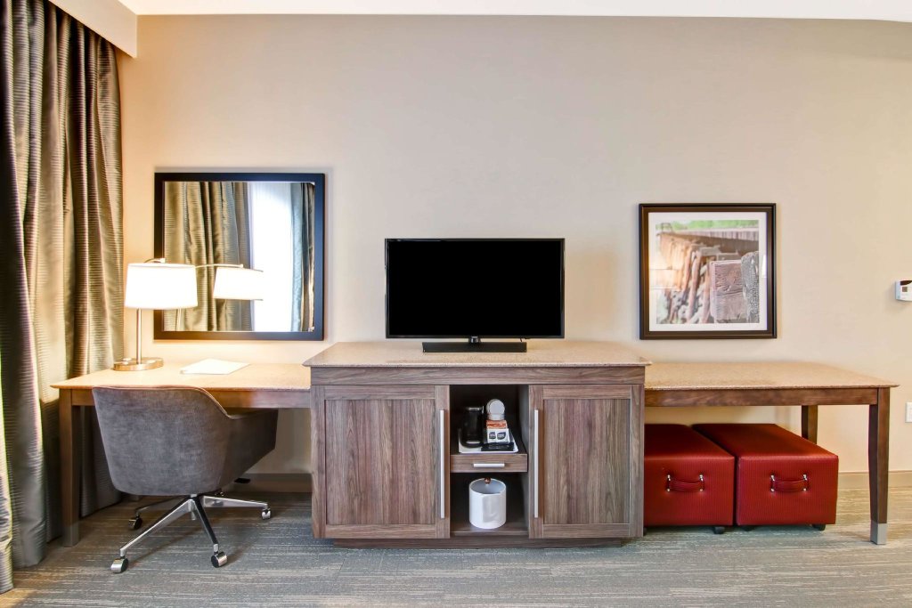 Standard quadruple chambre Hampton Inn & Suites by Hilton Grande Prairie