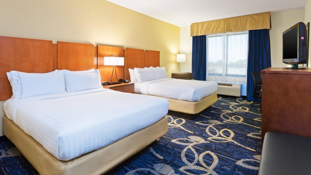 Двухместный номер Standard Holiday Inn Express & Suites Midland Loop 250, an IHG Hotel