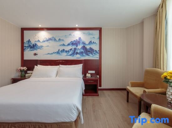 Двухместный номер Superior Vienna International Hotel Huizhou South Railway Station