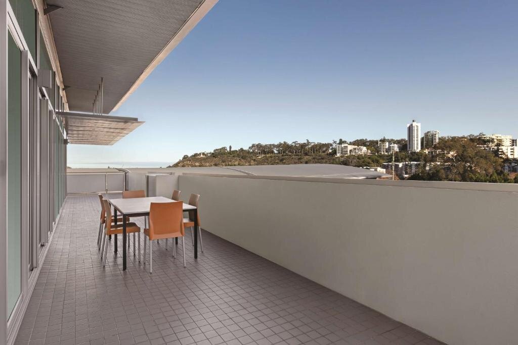 Апартаменты Premier с 2 комнатами Adina Apartment Hotel Perth