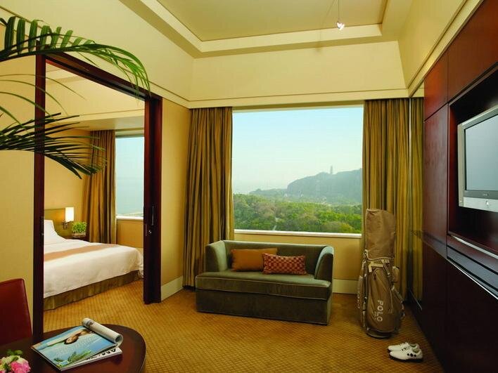 Номер Business с видом на горы Guangzhou Nansha Grand Hotel