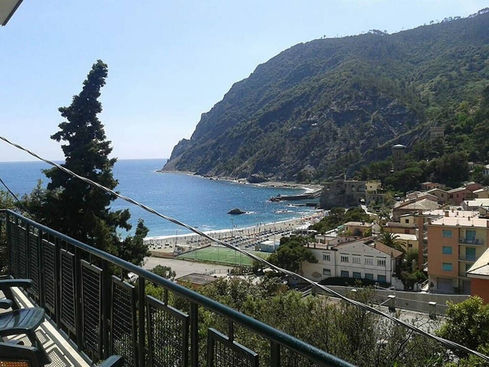 Apartamento 2 dormitorios con vista al mar ALTIDO Sea View Flat with Balcony, Cinque Terre