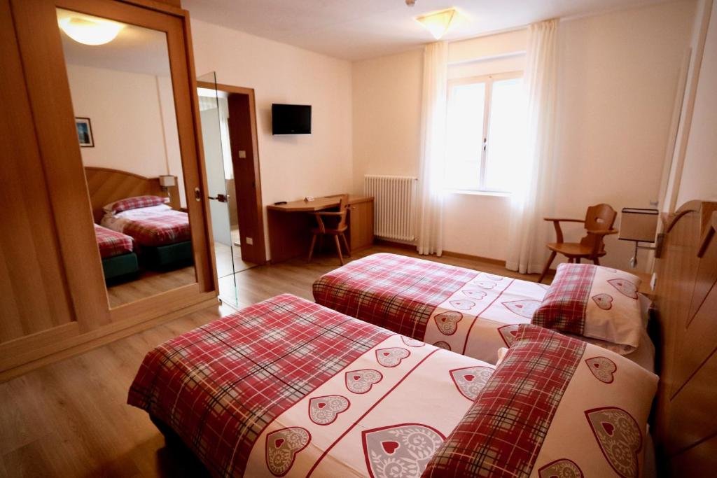 Standard Triple room Hotel Pinzolo-Dolomiti