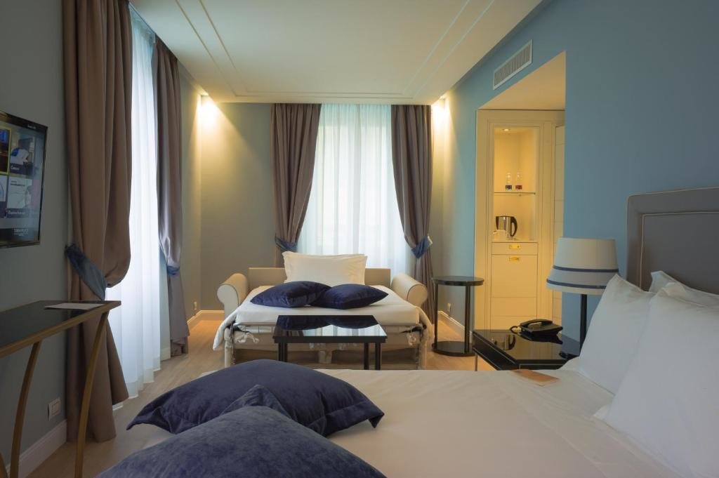 Трёхместный номер Deluxe Hotel Turin Palace