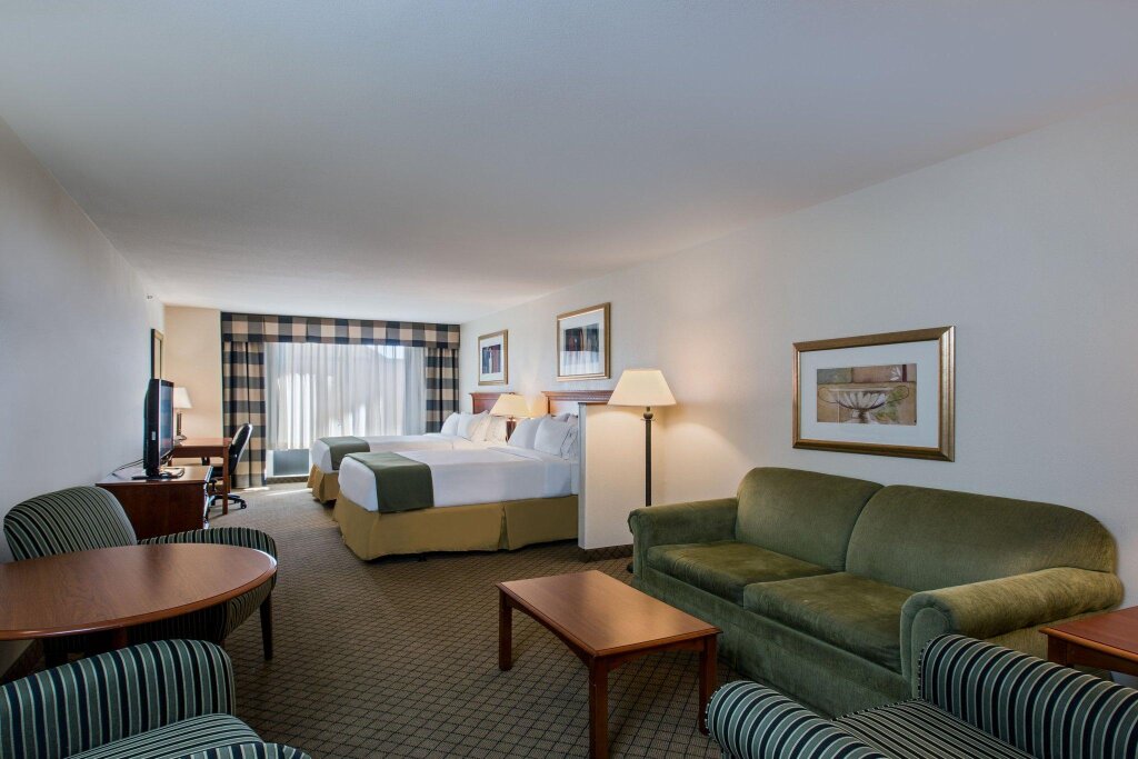 Suite doble Holiday Inn Express & Suites Flowood, an IHG Hotel