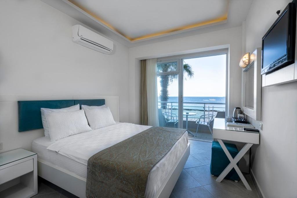 Двухместный номер Standard с видом на море Hotel Mavi Deniz