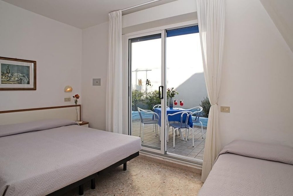 Standard Triple room Hotel Adria