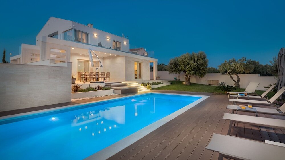 Luxury Villa Cinderella with Swimming Pool Šaričevi