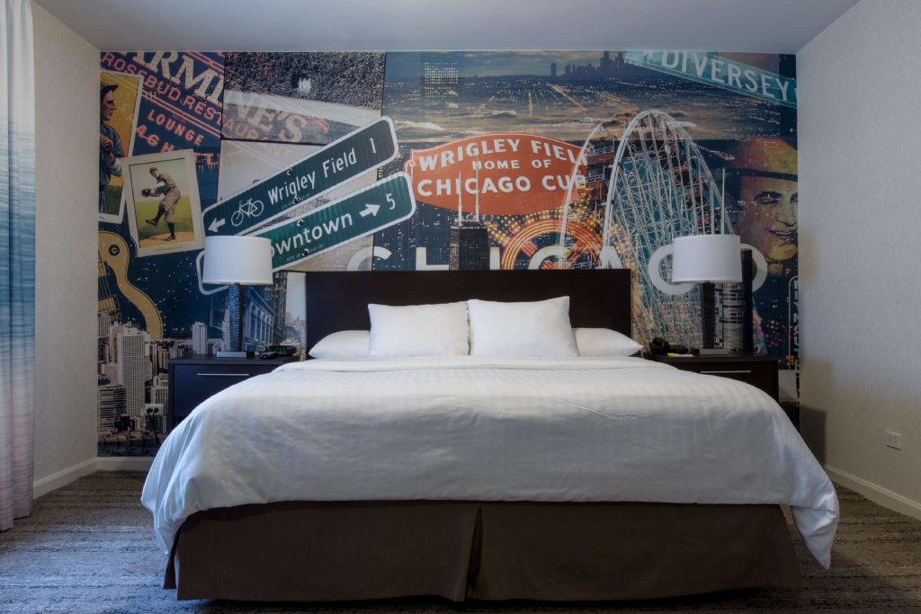 Люкс Hotel Versey Days Inn by Wyndham Chicago