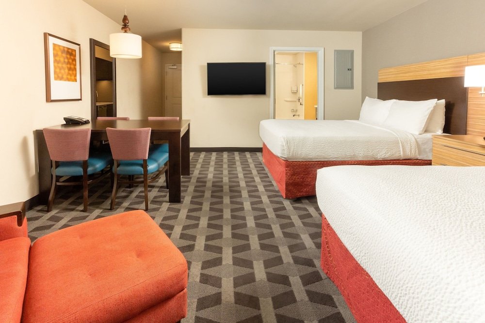 Четырёхместный люкс TownePlace Suites By Marriott Las Vegas Stadium District