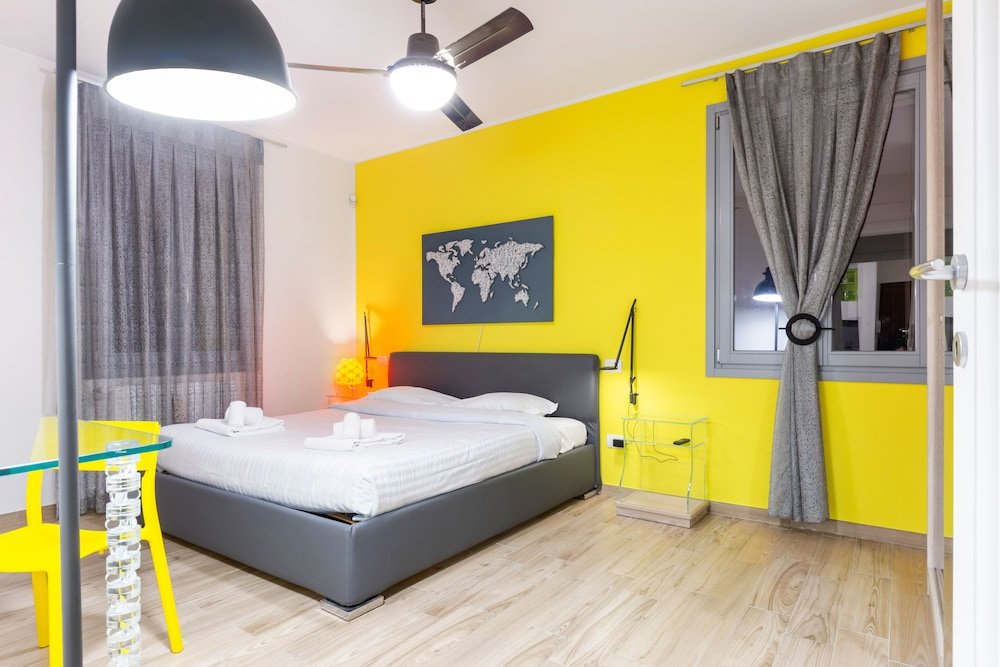 2 Bedrooms Apartment Colorful Boccaccio Apartment