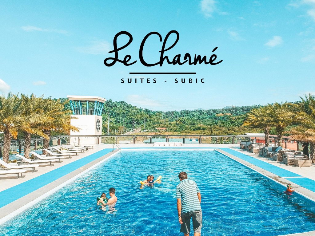 Полулюкс Deluxe Le Charmé Suites - Subic