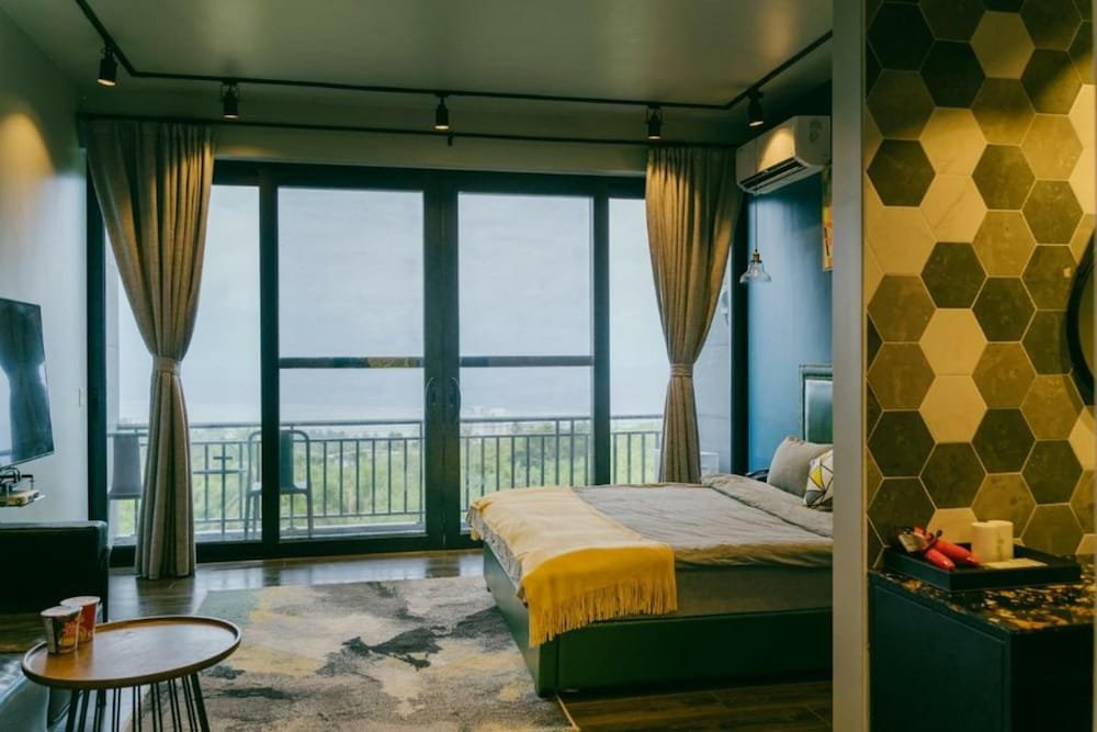 Номер Superior с балконом и с видом на океан Saipan Skyline Designers Hotel