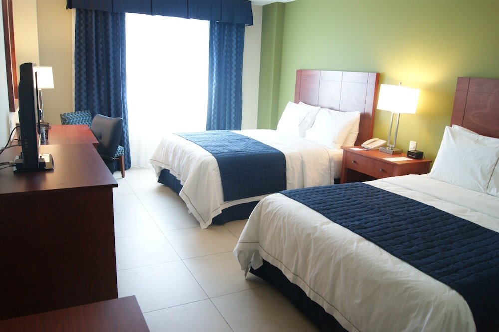 Четырёхместный номер Standard Holiday Inn Express Veracruz Boca del Rio, an IHG Hotel