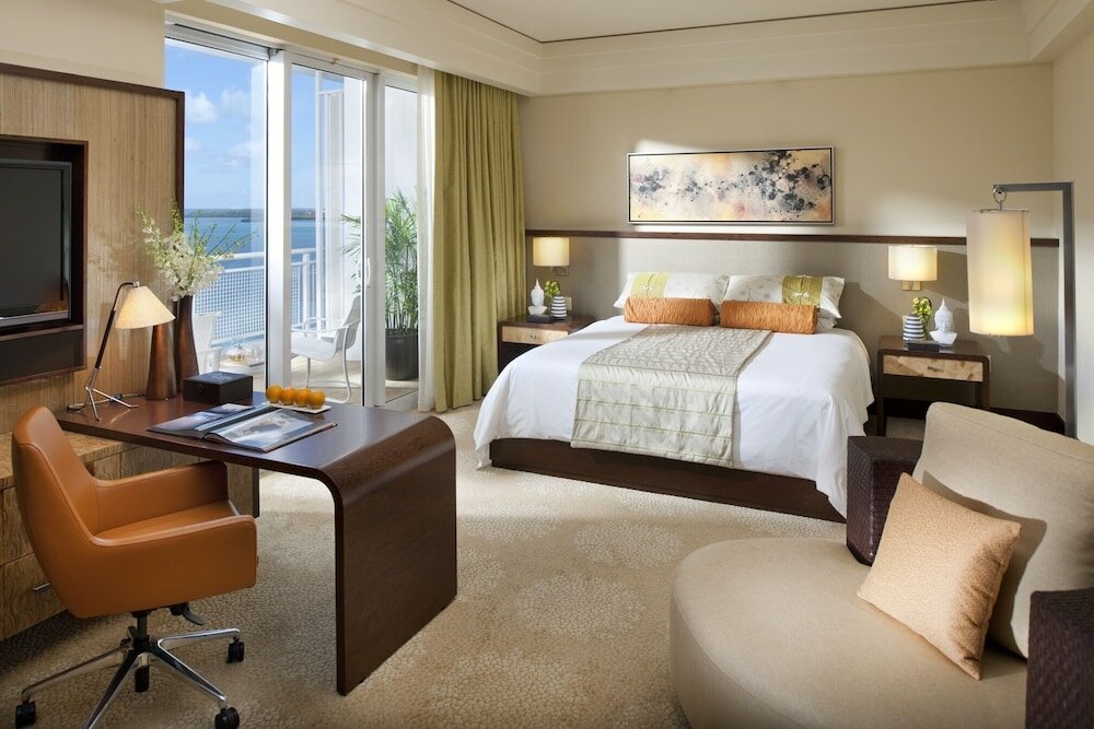 Camera doppia Superior con balcone e con vista sui campi Mandarin Oriental Miami