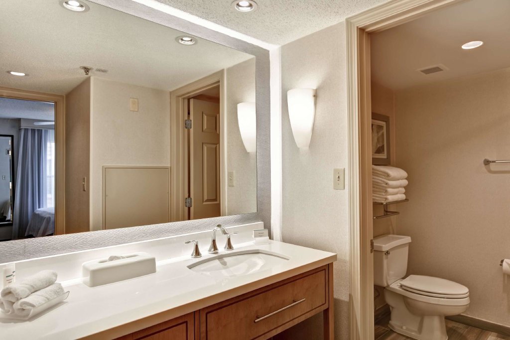Двухместный люкс Homewood Suites by Hilton Windsor Locks Hartford