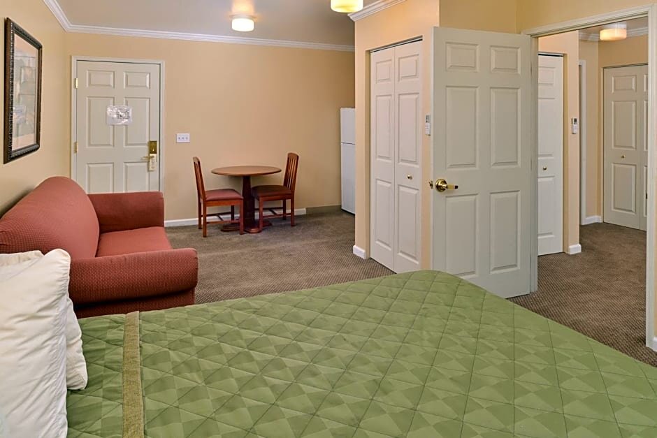 Comfort room Fremont Inn