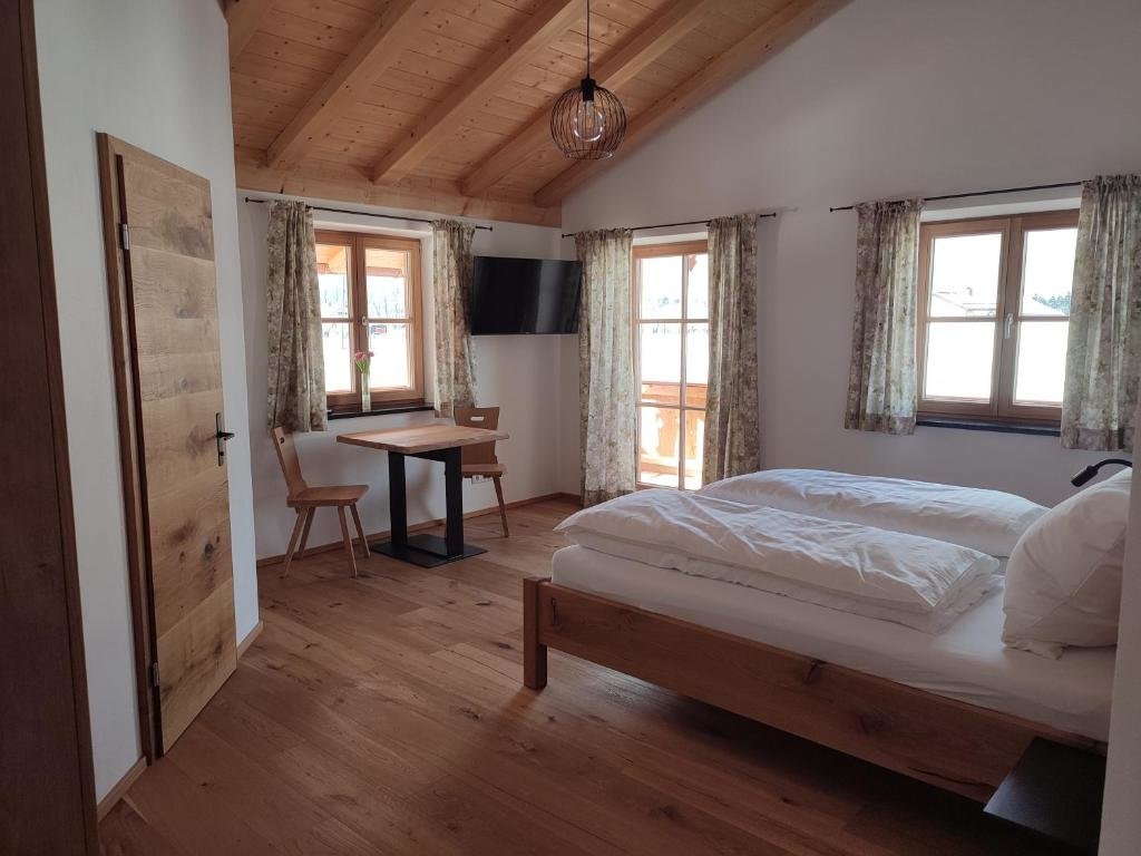 Standard Double room with mountain view Landhaus Hutter