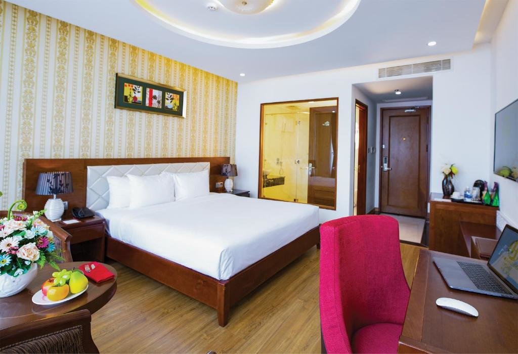 Deluxe Double room with sea view Le Hoang Beach Hotel Danang