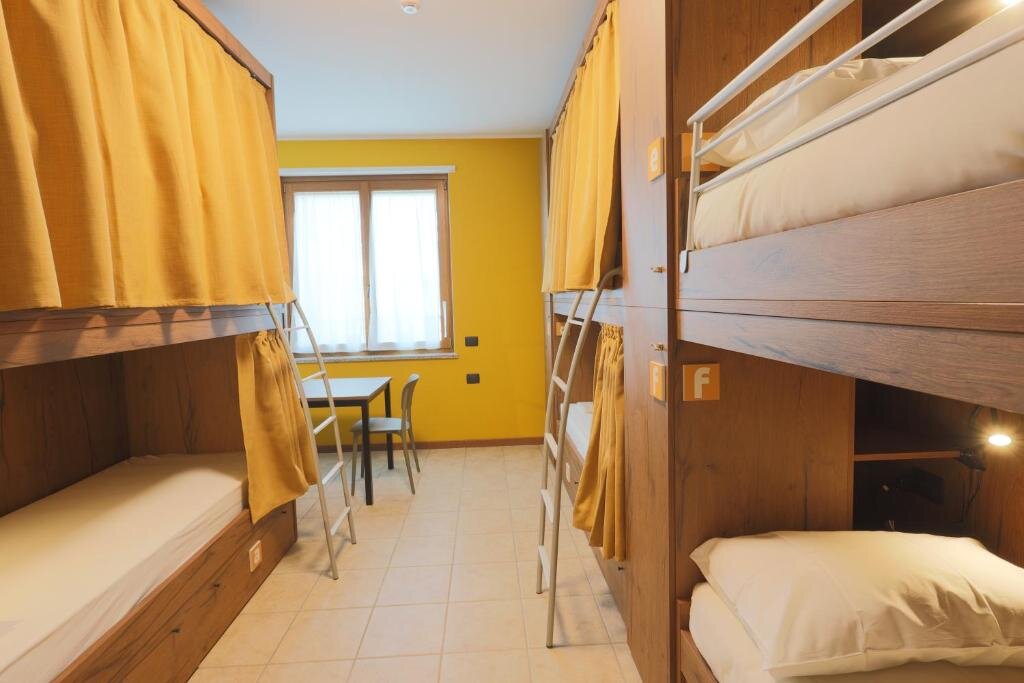 Кровать в общем номере (мужской номер) Corte Milano