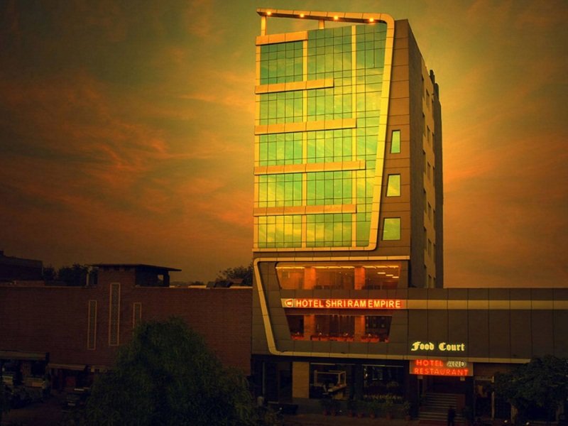 Camera Standard Hotel Shri Ram Empire