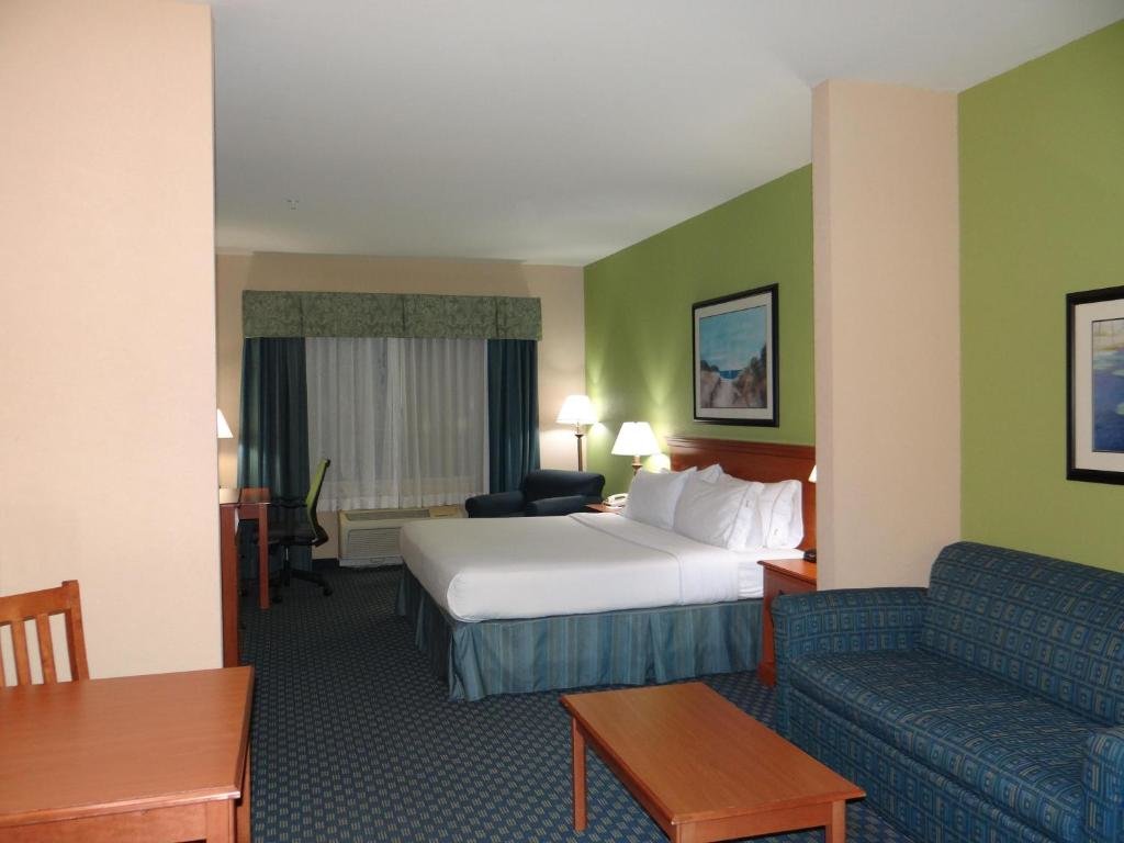 Suite Holiday Inn Express & Suites Salisbury, an IHG Hotel