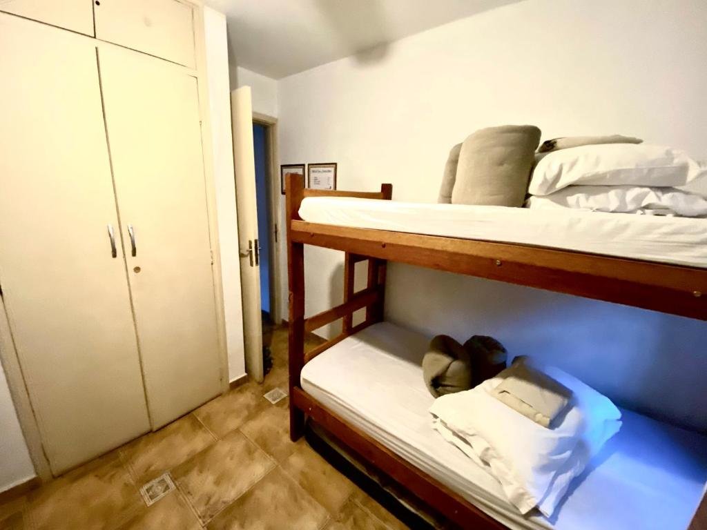 Кровать в общем номере (мужской номер) Family Hostel