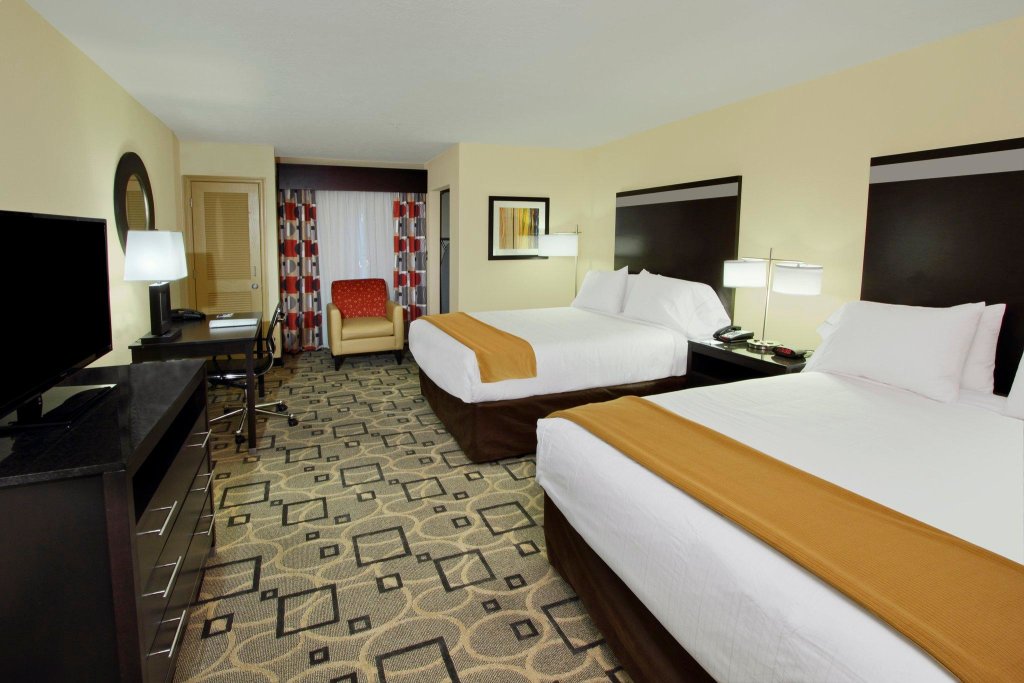 Двухместный номер Standard Holiday Inn Express Augusta Downtown, an IHG Hotel