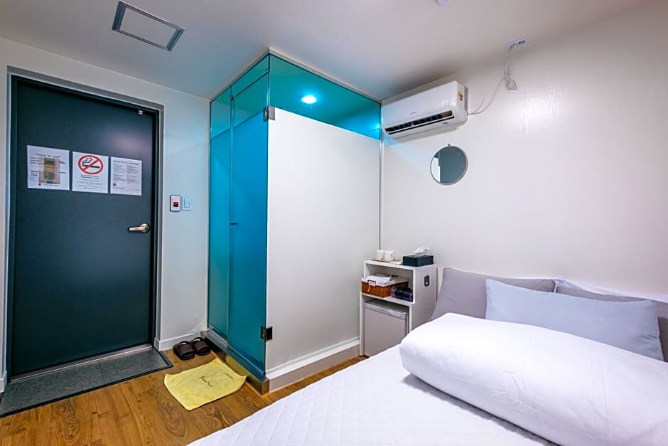 Economy Zimmer K Stay Guesthouse Myeongdong first