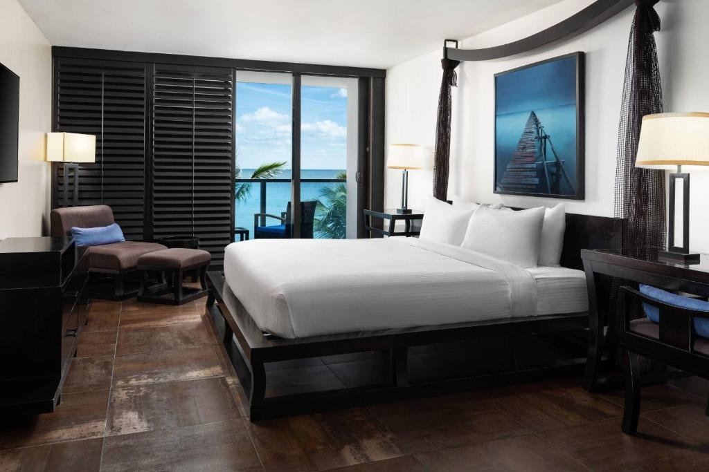 Двухместный номер Standard с балконом и oceanfront Tideline Palm Beach Ocean Resort and Spa