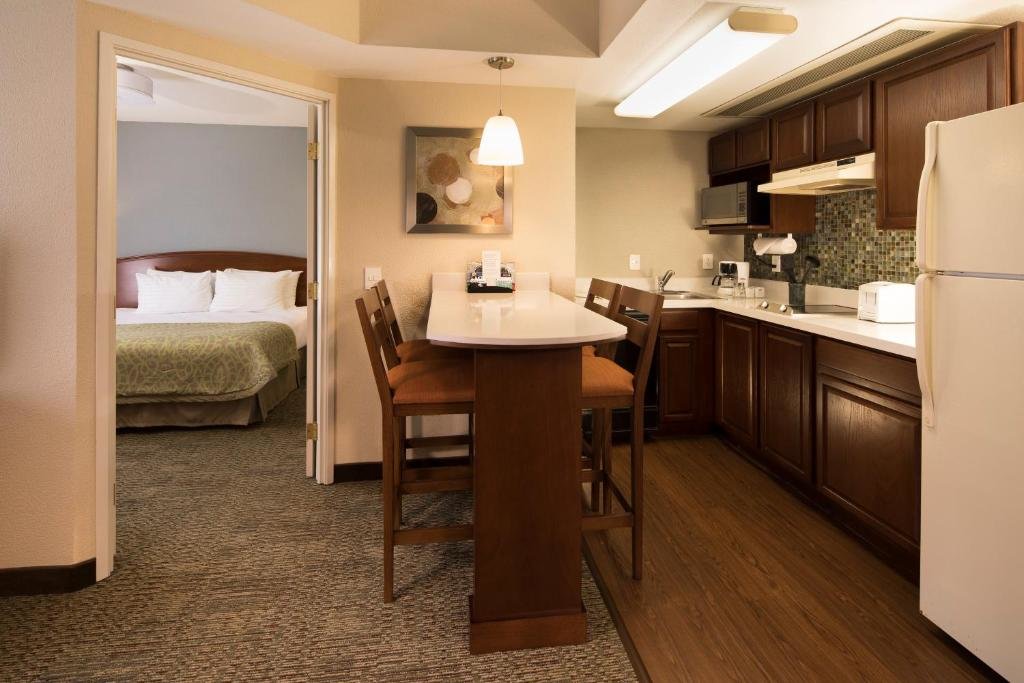 Люкс с 2 комнатами Staybridge Suites Monterrey San Pedro, an IHG Hotel