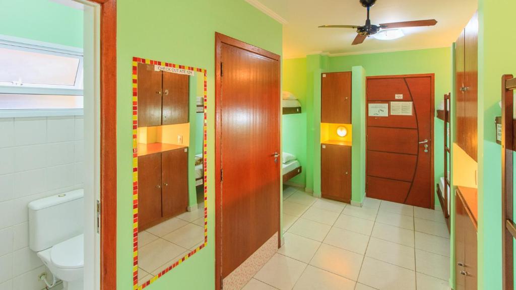 Кровать в общем номере (женский номер) Guarujá Hostel