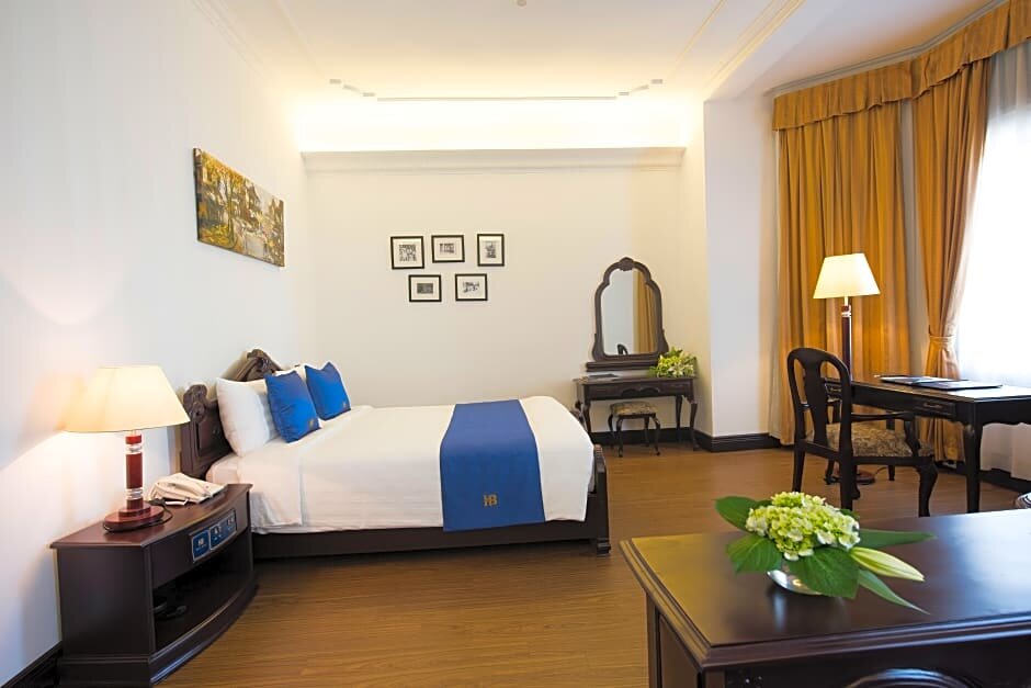 Двухместный номер Deluxe Hoa Binh Hotel