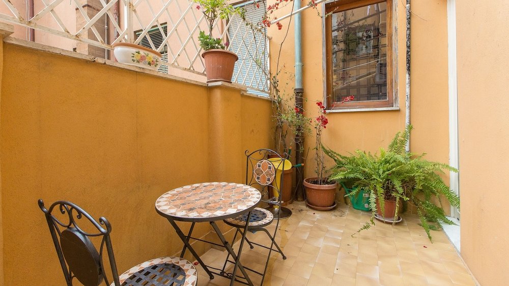 Apartment Rental in Rome Borgo Angelico Terrace