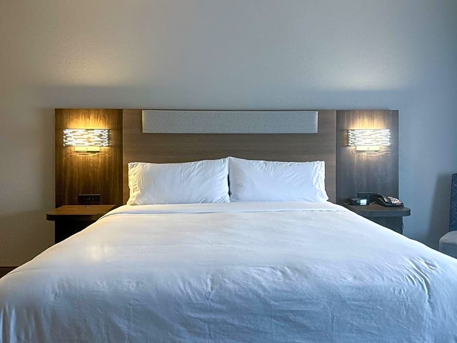Autre Holiday Inn Express Hotel & Suites Ennis, an IHG Hotel