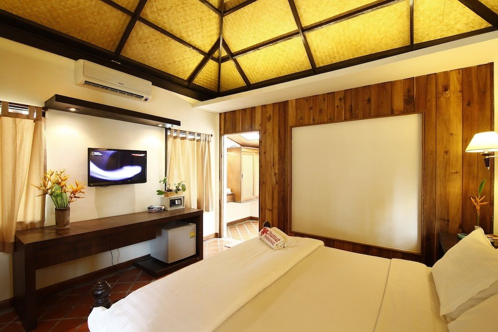 Двухместное бунгало Deluxe с балконом Chunut House Resort