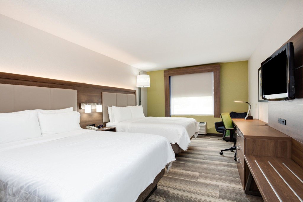 Двухместный номер Standard Holiday Inn Express Hotel & Suites Clewiston, an IHG Hotel