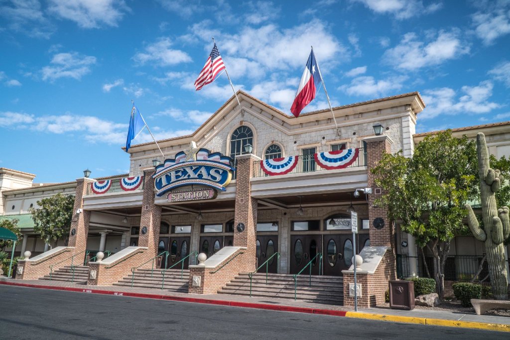 Кровать в общем номере Texas Station Gambling Hall & Hotel