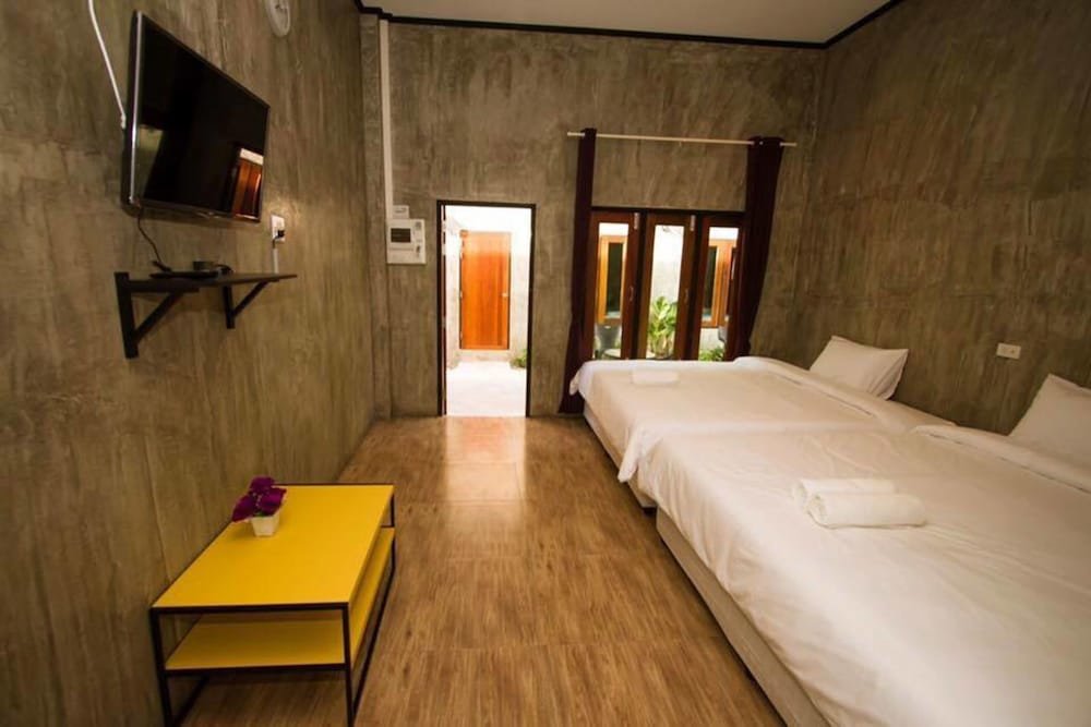 Deluxe room Rintara Riverside Resort