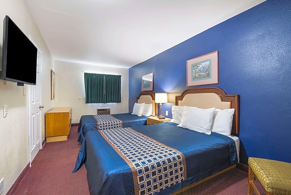 Quadruple suite Rodeway Inn & Suites