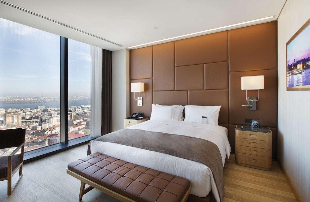 Premium Doppel Zimmer mit Seeblick DoubleTree by Hilton Istanbul Avcilar