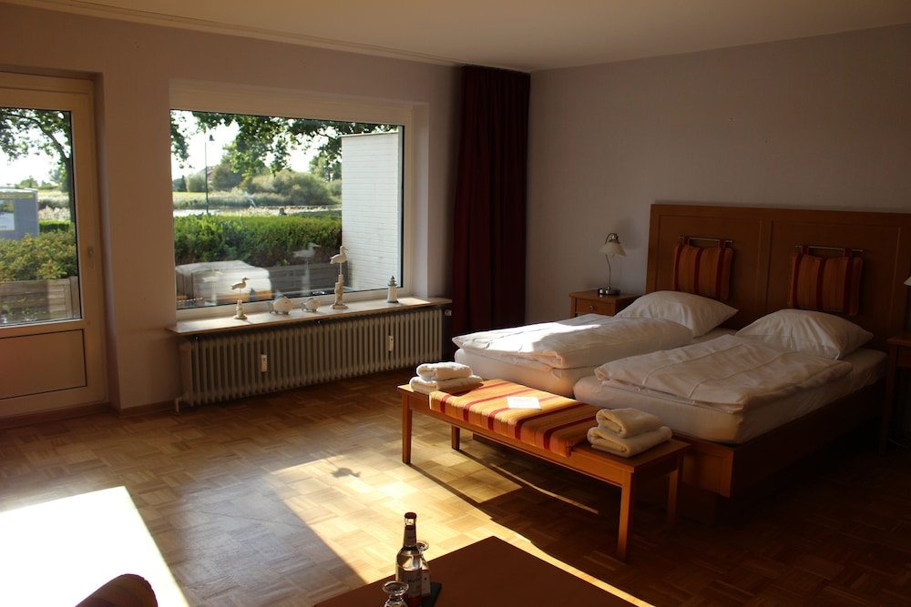 Апартаменты Hotel zur Treene